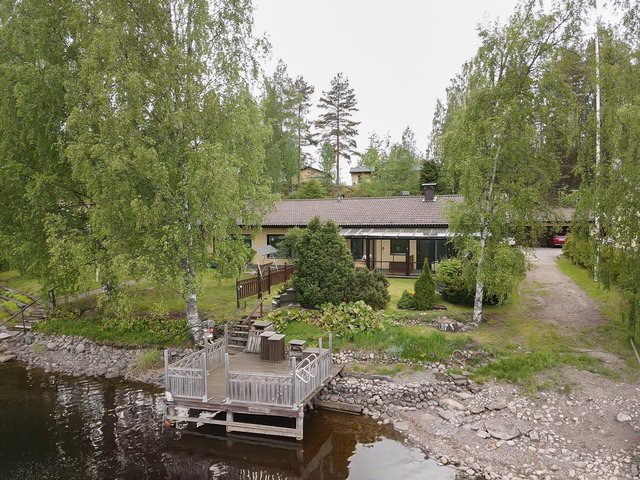 Salmikuja 8 A