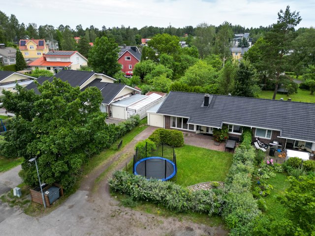 Karhikuja 7 E