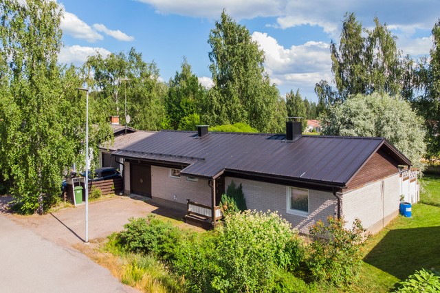 Omakotitalo, Kesantotie 8, Porvoo, Lehtihamari, 3H+K+Rt+Vh+Kph/s+Wc+At/varasto          t/varastosto, 82,00 m², 207 000,00 €