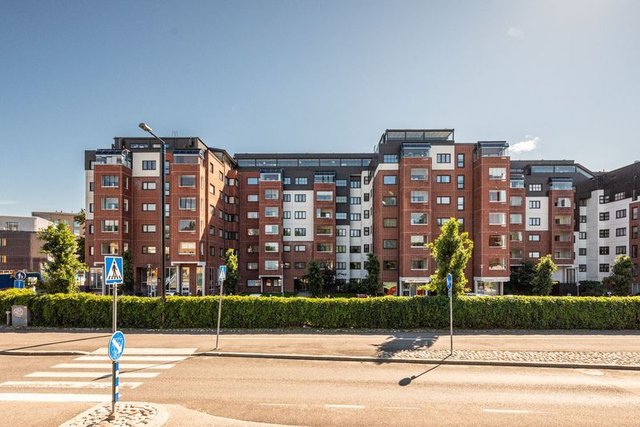 Esikkotie 1 B