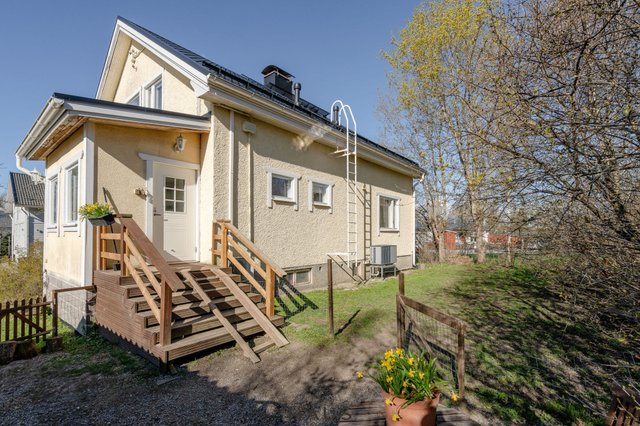 Saarnitie 10