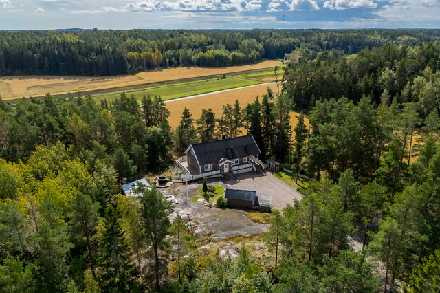 Mörkbyntie 12
