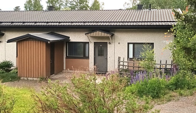 Lahnatie 1