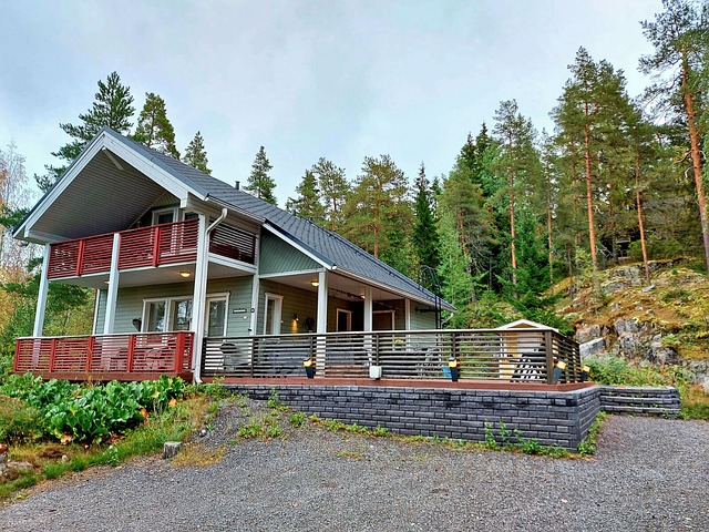Lehtipuuntie 2