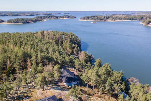 Poikkattenkuja 12