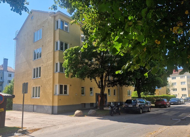 Kauppaneuvoksentie 12 A