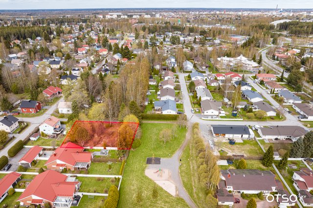 Kyntäjäntie 9