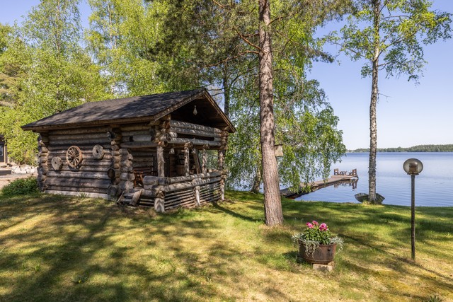 Muurarinpolku 11