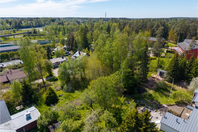 Pitkäniityntie 8