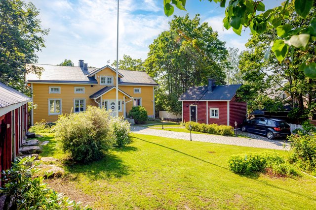 Wadenströminkuja 15