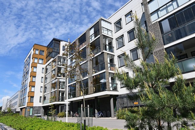 Tietäjäntie 4 B