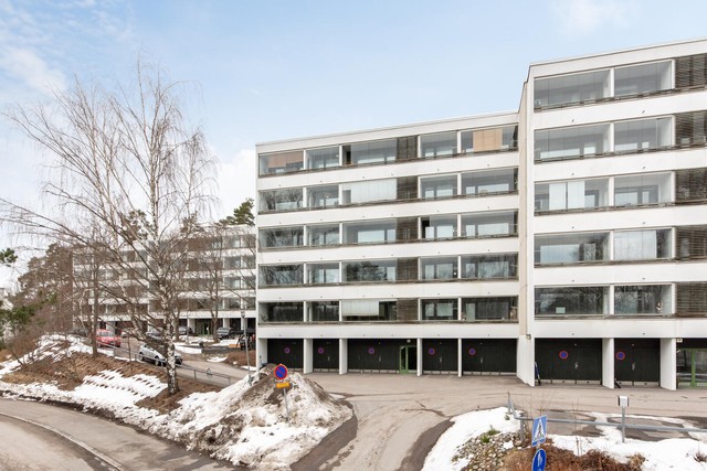 Törmäniityntie 15 C