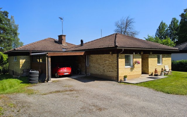 Kalliomäentie 8