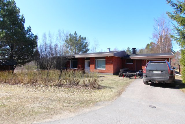 Ahtimuksentie 27