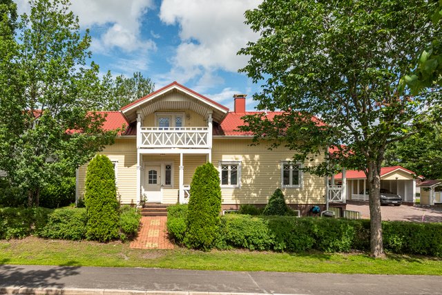 Päivöläntie 22