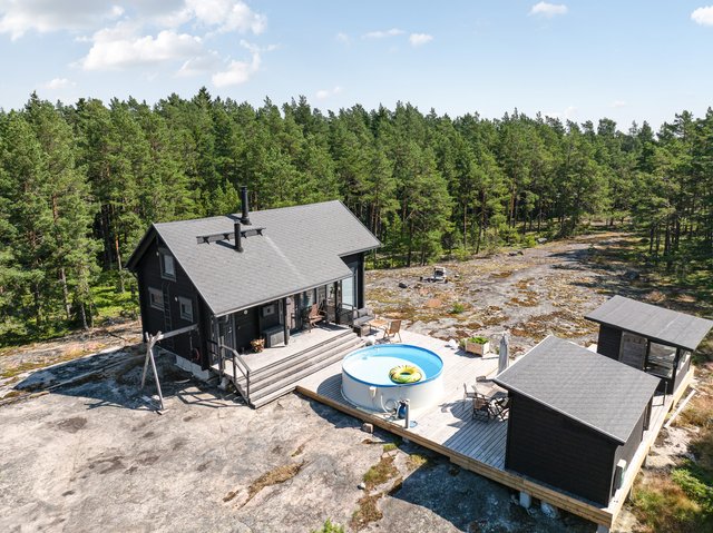 Krooknaistenpolku 20