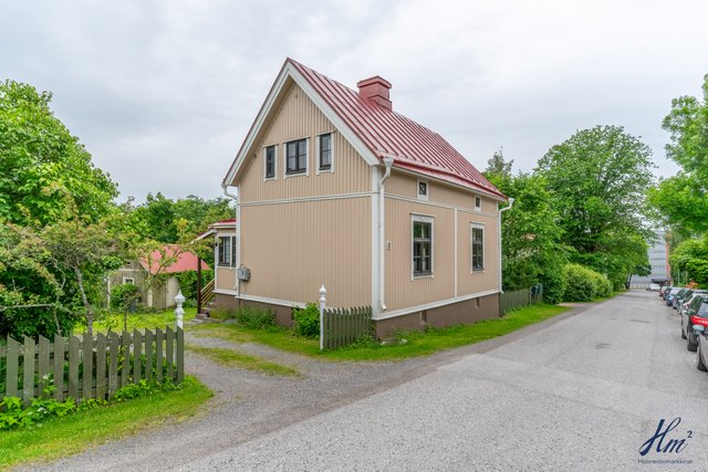 Tarkk'ampujankatu 8