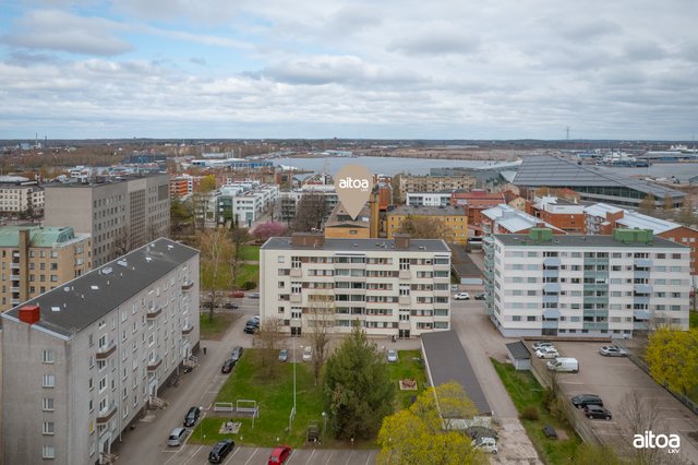Keskuskatu 3 B