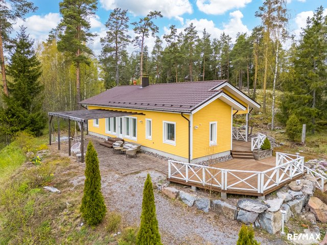 Hästbölentie 270 B