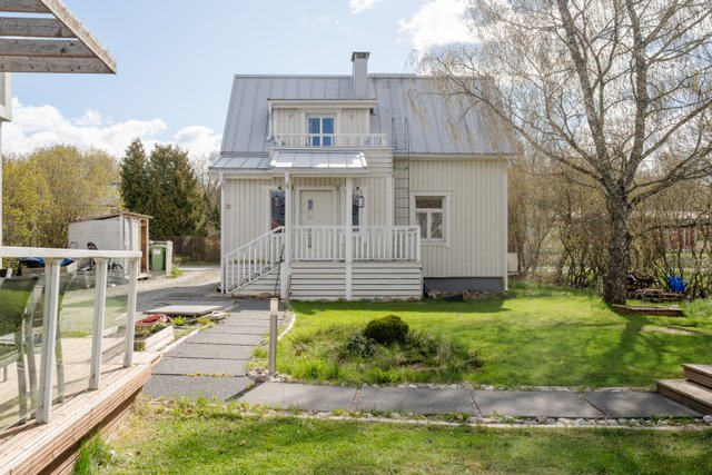 Kirkkoesplanadi 14